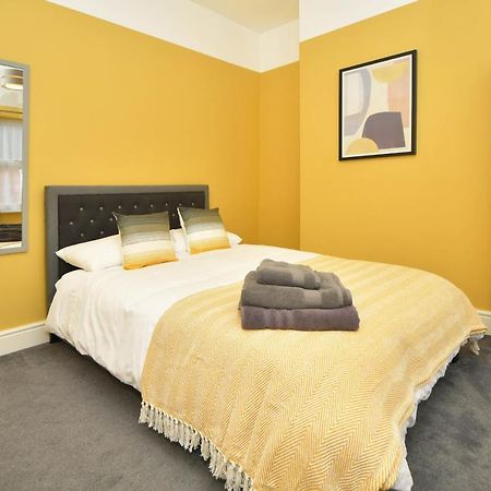 Find A Spacious And Stylish Escape In The City Centre At Sturgess House, Perfect For Longer Stays! Stoke-on-Trent Luaran gambar