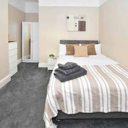 Find A Spacious And Stylish Escape In The City Centre At Sturgess House, Perfect For Longer Stays! Stoke-on-Trent Luaran gambar