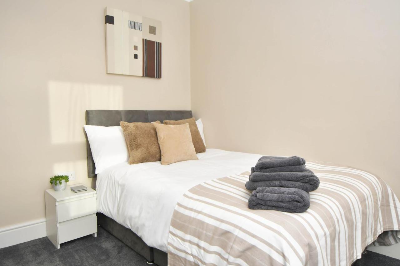 Find A Spacious And Stylish Escape In The City Centre At Sturgess House, Perfect For Longer Stays! Stoke-on-Trent Luaran gambar