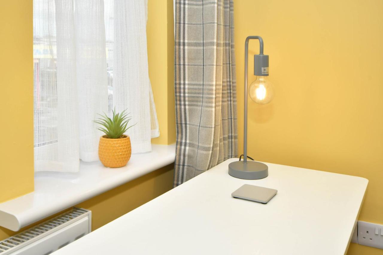 Find A Spacious And Stylish Escape In The City Centre At Sturgess House, Perfect For Longer Stays! Stoke-on-Trent Luaran gambar