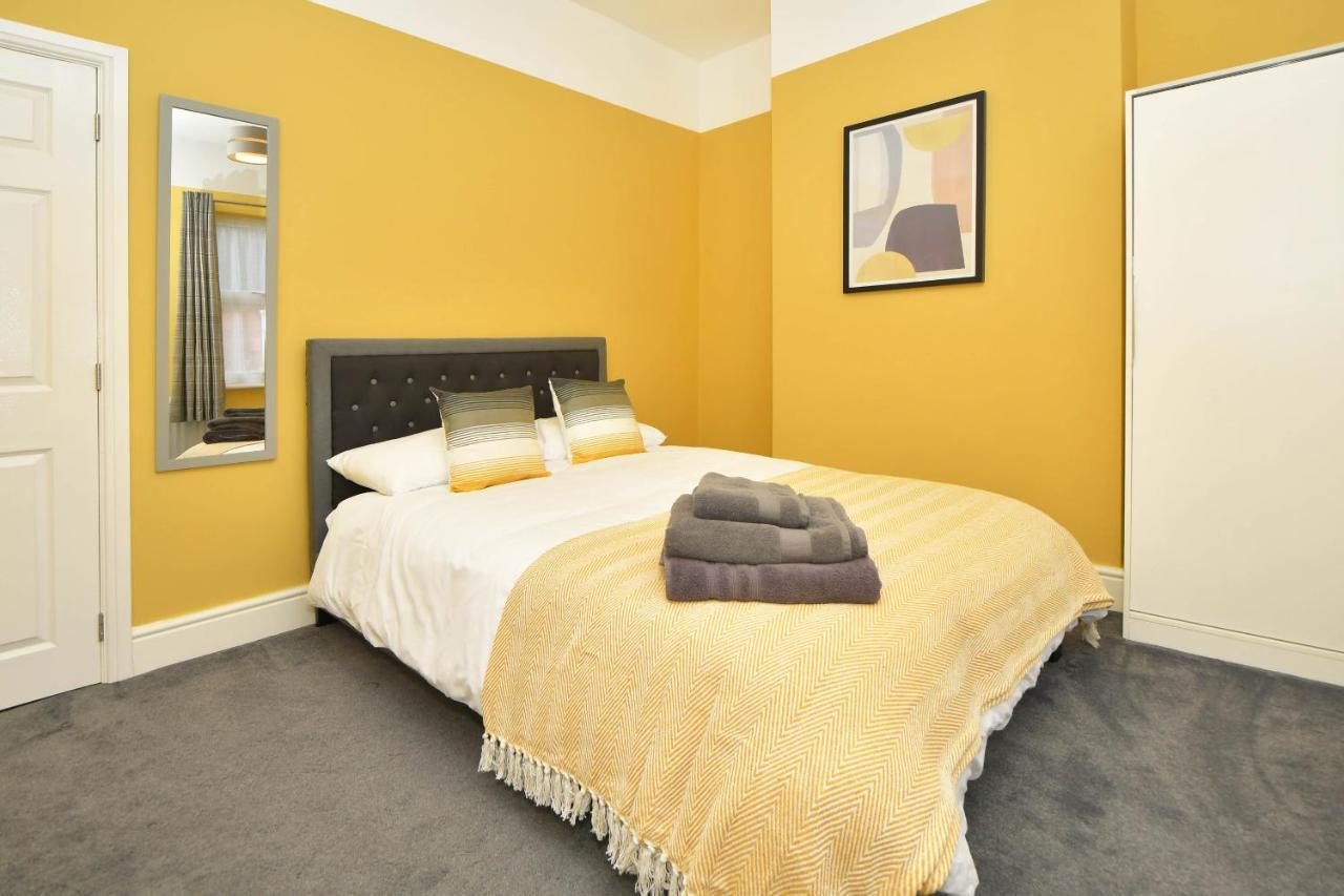 Find A Spacious And Stylish Escape In The City Centre At Sturgess House, Perfect For Longer Stays! Stoke-on-Trent Luaran gambar