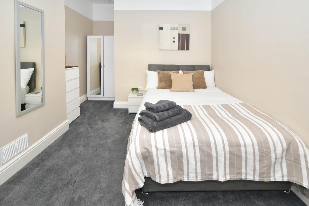 Find A Spacious And Stylish Escape In The City Centre At Sturgess House, Perfect For Longer Stays! Stoke-on-Trent Luaran gambar