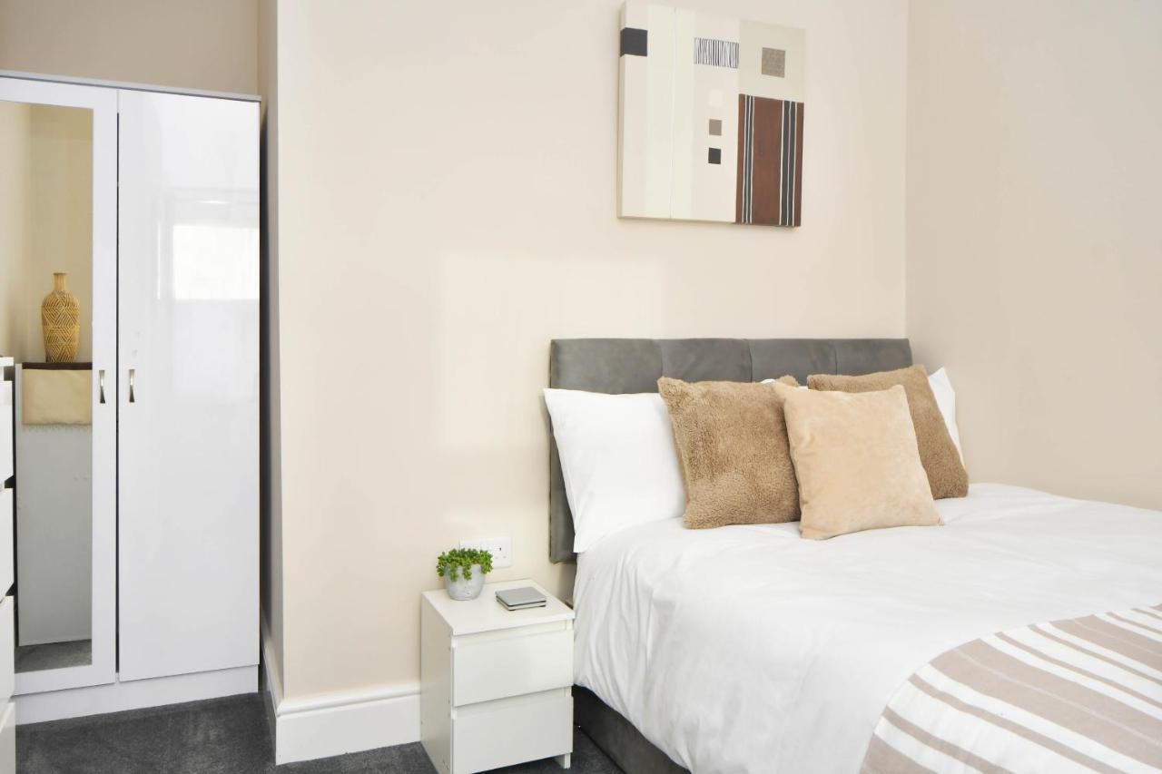 Find A Spacious And Stylish Escape In The City Centre At Sturgess House, Perfect For Longer Stays! Stoke-on-Trent Luaran gambar