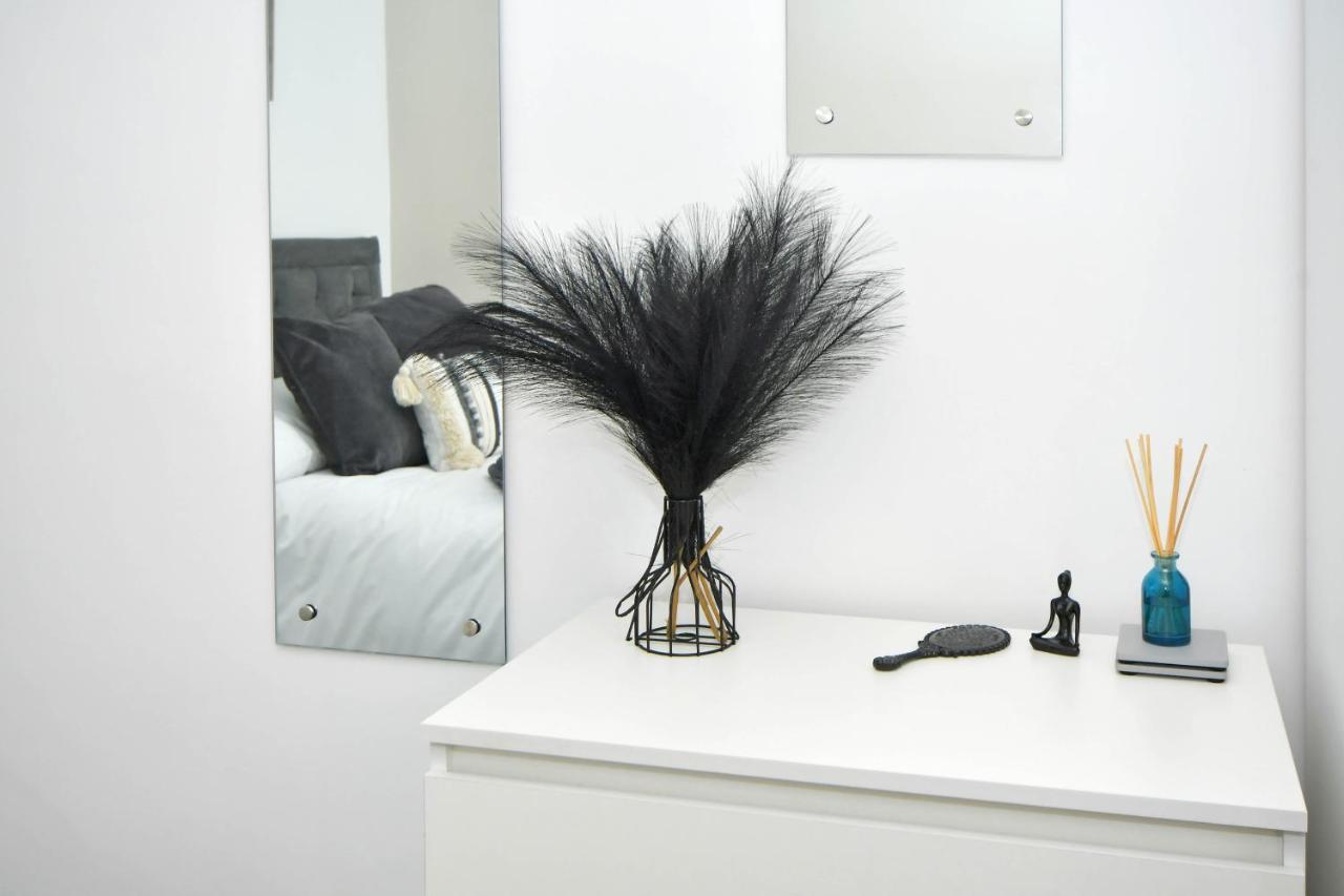 Find A Spacious And Stylish Escape In The City Centre At Sturgess House, Perfect For Longer Stays! Stoke-on-Trent Luaran gambar