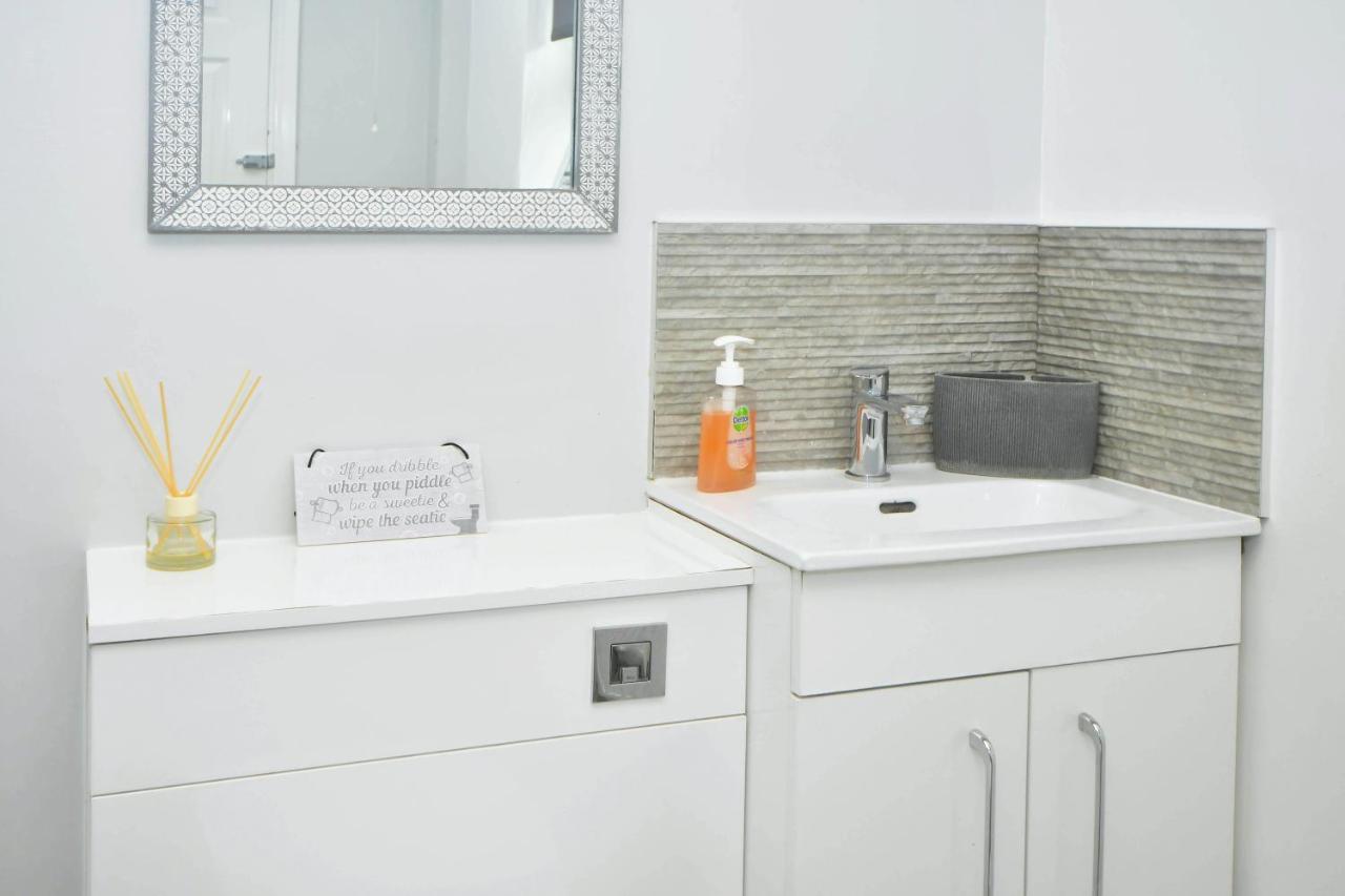 Find A Spacious And Stylish Escape In The City Centre At Sturgess House, Perfect For Longer Stays! Stoke-on-Trent Luaran gambar