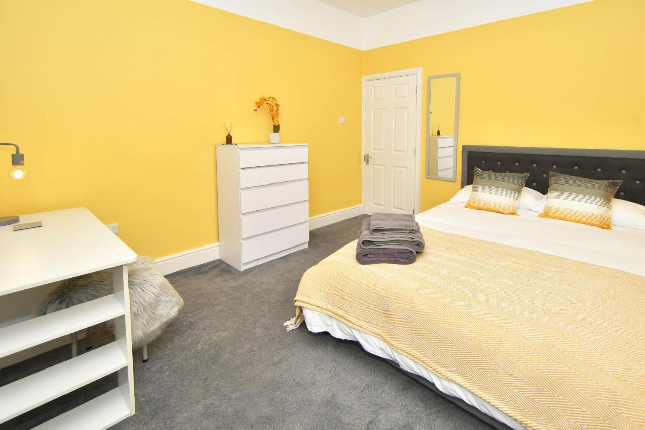 Find A Spacious And Stylish Escape In The City Centre At Sturgess House, Perfect For Longer Stays! Stoke-on-Trent Luaran gambar